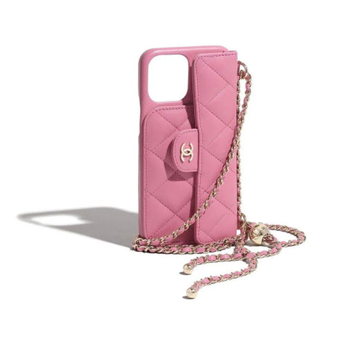 Gewatteerd telefoonhoesje in tasmodel, gedragen als crossbody
